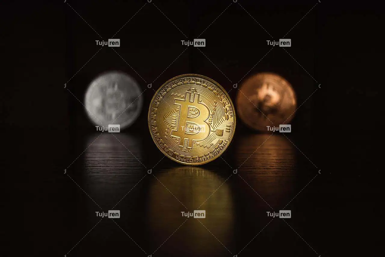 关于比特币上扬势惊人，一夜飙升302%，加密市场沸腾的信息